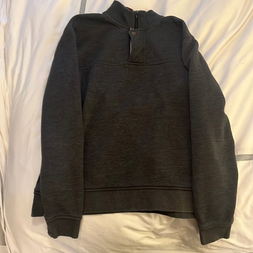 Orvis pullover with burgundy trim
